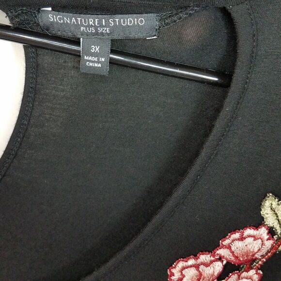 SIGNATURE STUDIO Women's SIZE 3X Black PULLOVER 3/4 SLEEVE Top CHOKER SCOOP NECK - Picture 6 of 7